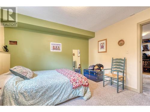 154 Glen Place, Penticton, BC - Indoor Photo Showing Bedroom