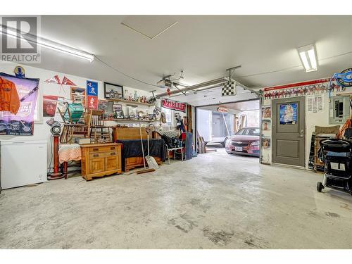 154 Glen Place, Penticton, BC - Indoor Photo Showing Garage