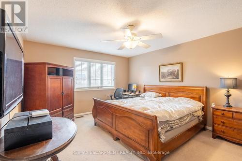 104 Burke St, Hamilton, ON - Indoor Photo Showing Bedroom