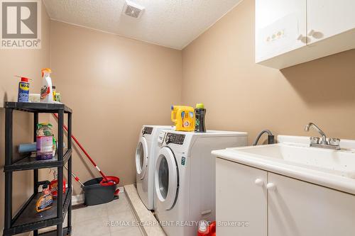 104 Burke St, Hamilton, ON - Indoor Photo Showing Laundry Room