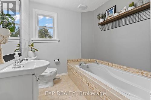 350 Durham St W, Wellington North, ON - Indoor Photo Showing Bathroom