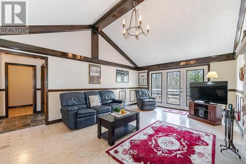 486098 30Th Sideroad, Mono, ON - Indoor Photo Showing Living Room
