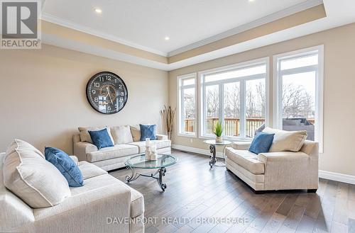53 Nicoles Tr, Thames Centre, ON - Indoor Photo Showing Living Room