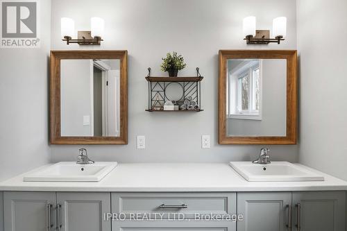 32 Tindall Cres, East Luther Grand Valley, ON - Indoor Photo Showing Bathroom