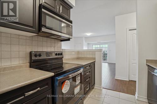 #408 -45 Ferndale Dr S, Barrie, ON - Indoor Photo Showing Kitchen