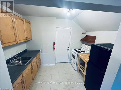 3 - 31 Orchard Street, London, ON - Indoor Photo Showing Kitchen With Double Sink