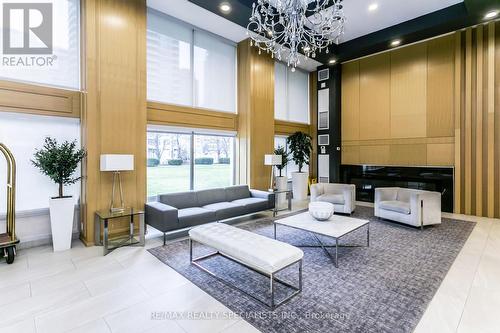 602 - 3590 Kaneff Crescent, Mississauga, ON - Indoor Photo Showing Living Room