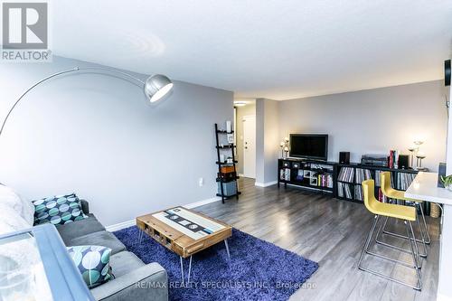 602 - 3590 Kaneff Crescent, Mississauga, ON - Indoor Photo Showing Living Room