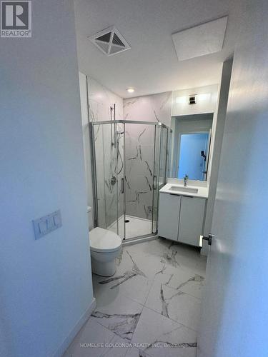 N653 - 7 Golden Lion Heights, Toronto, ON - Indoor Photo Showing Bathroom