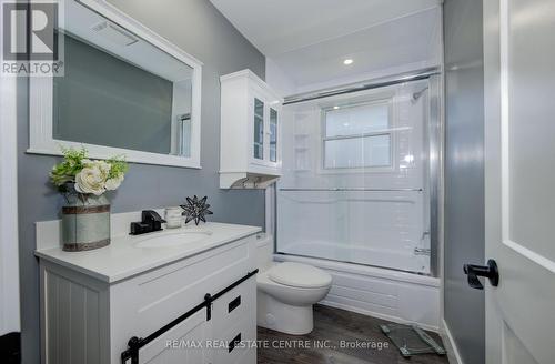 51 Rossford Cres E, Kitchener, ON - Indoor Photo Showing Bathroom