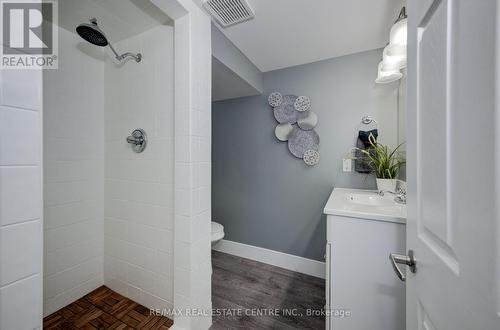 51 Rossford Cres E, Kitchener, ON - Indoor Photo Showing Bathroom