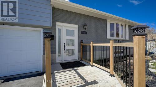 51 Rossford Cres E, Kitchener, ON - Outdoor With Exterior