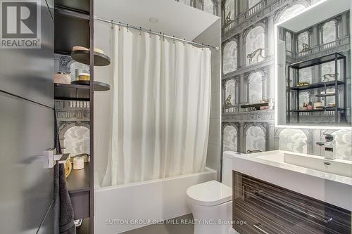 241 Lansdowne Ave, Toronto, ON - Indoor Photo Showing Bedroom