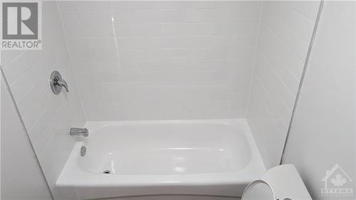 1435 Morisset Avenue Unit#21, Ottawa, ON - Indoor Photo Showing Bathroom