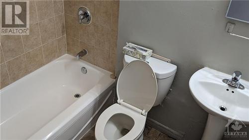 1435 Morisset Avenue Unit#16, Ottawa, ON - Indoor Photo Showing Bathroom