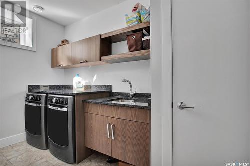 520 Redwood Crescent, Warman, SK - Indoor Photo Showing Kitchen