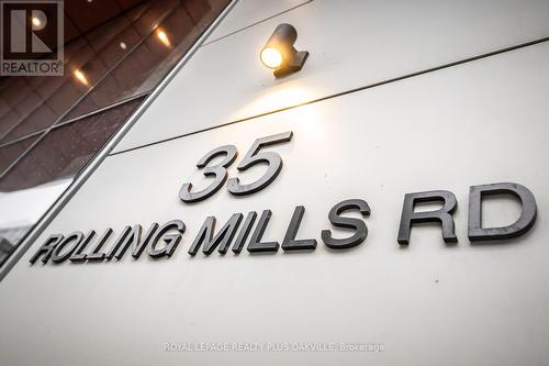 S313 - 35 Rolling Mills Road, Toronto, ON - Indoor Photo Showing Kitchen
