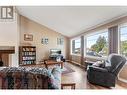 1620 Carmi Avenue, Penticton, BC  - Indoor Photo Showing Living Room 