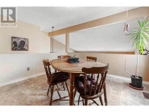 1620 Carmi Avenue, Penticton, BC - Indoor Photo Showing Kitchen