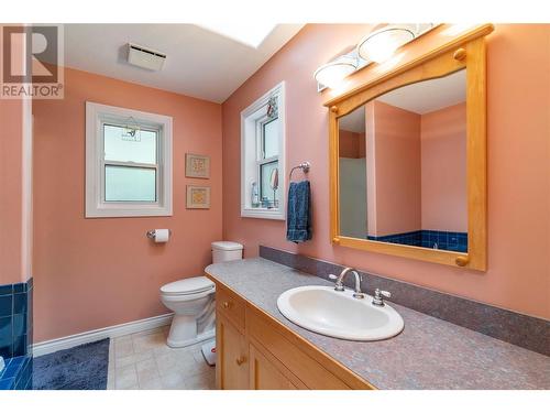4251 Justin Road, Eagle Bay, BC - Indoor Photo Showing Bathroom