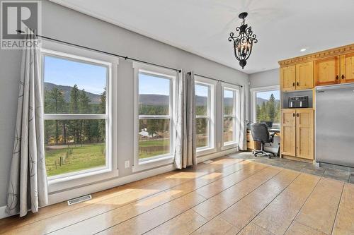 2457 Salmon River Road, Salmon Arm, BC - Indoor