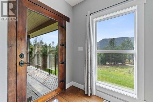 2457 Salmon River Road, Salmon Arm, BC - Indoor Photo Showing Other Room