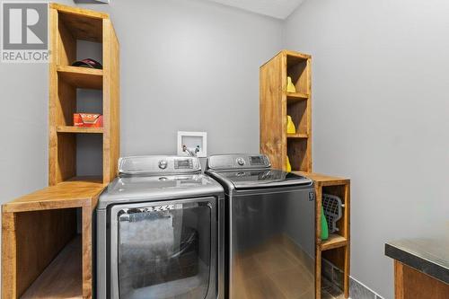 2457 Salmon River Road, Salmon Arm, BC - Indoor Photo Showing Laundry Room