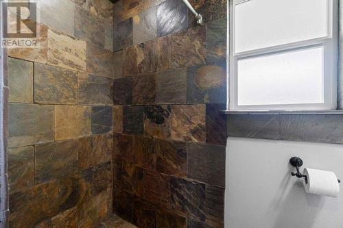 2457 Salmon River Road, Salmon Arm, BC - Indoor Photo Showing Bathroom
