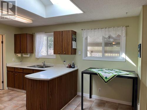 434 Oak Avenue, Sicamous, BC - Indoor Photo Showing Kitchen With Double Sink