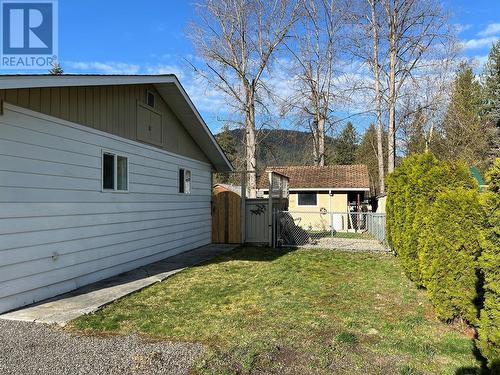 434 Oak Avenue, Sicamous, BC - Outdoor With Exterior
