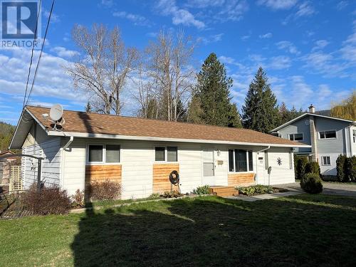 434 Oak Avenue, Sicamous, BC - Outdoor With Facade