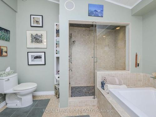 5855 Fourth Line, Guelph/Eramosa, ON - Indoor Photo Showing Bathroom