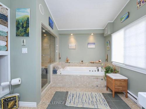 5855 Fourth Line, Guelph/Eramosa, ON - Indoor Photo Showing Bathroom