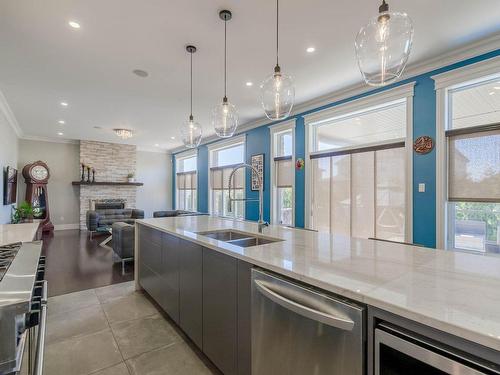 Cuisine - 7845 Rue De Liverpool, Brossard, QC - Indoor Photo Showing Kitchen With Double Sink With Upgraded Kitchen