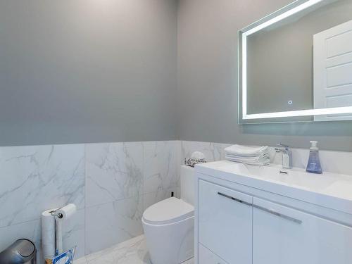 Powder room - 7845 Rue De Liverpool, Brossard, QC - Indoor Photo Showing Bathroom