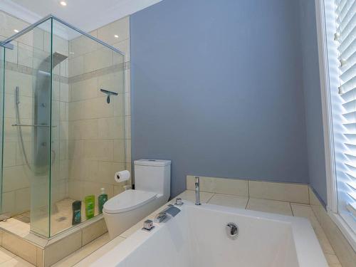 Salle de bains - 7845 Rue De Liverpool, Brossard, QC - Indoor Photo Showing Bathroom
