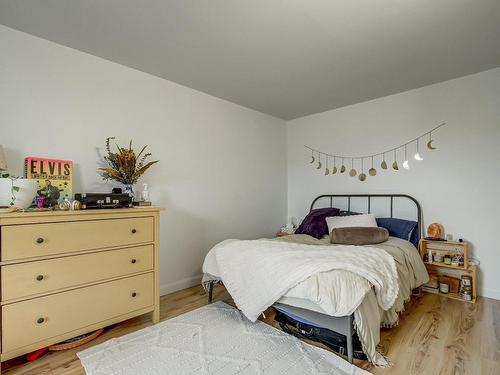 Master bedroom - 465  - 467 Rue Mercier, Saint-Jean-Sur-Richelieu, QC - Indoor Photo Showing Bedroom