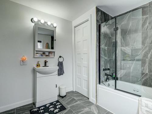 Bathroom - 465  - 467 Rue Mercier, Saint-Jean-Sur-Richelieu, QC - Indoor Photo Showing Bathroom