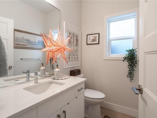 941 Echo Valley Pl, Langford, BC - Indoor Photo Showing Bathroom