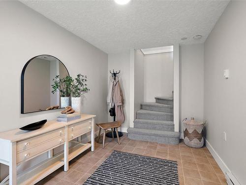 577 Kenneth St, Saanich, BC - Indoor Photo Showing Other Room