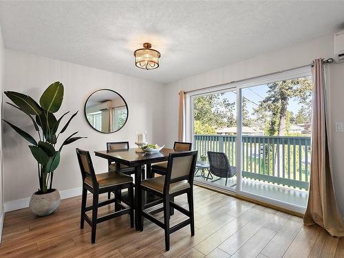 577 Kenneth St, Saanich, BC - Indoor Photo Showing Dining Room