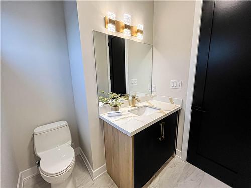 2055 Ghent Avenue, Burlington, ON - Indoor Photo Showing Bathroom