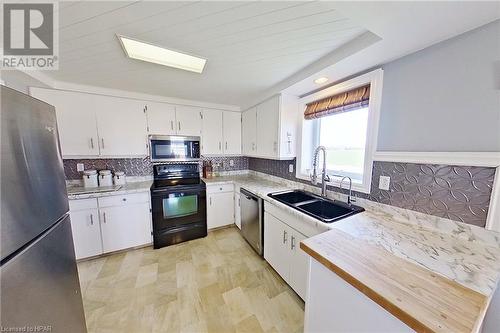 34481 Hendrick Road, Bluewater (Munic), ON - Indoor Photo Showing Kitchen With Double Sink