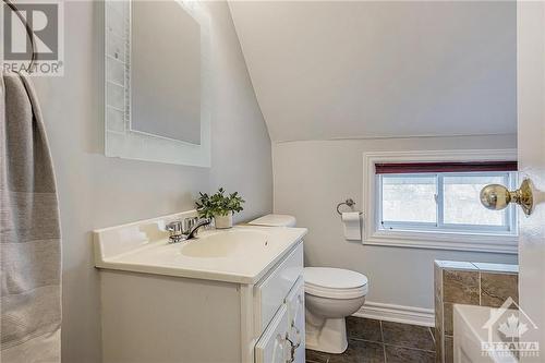341 Bell Street S, Ottawa, ON - Indoor Photo Showing Bathroom