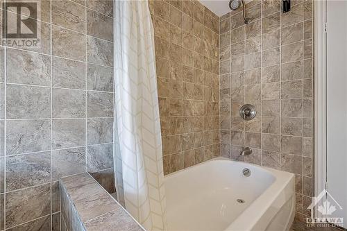 341 Bell Street S, Ottawa, ON - Indoor Photo Showing Bathroom