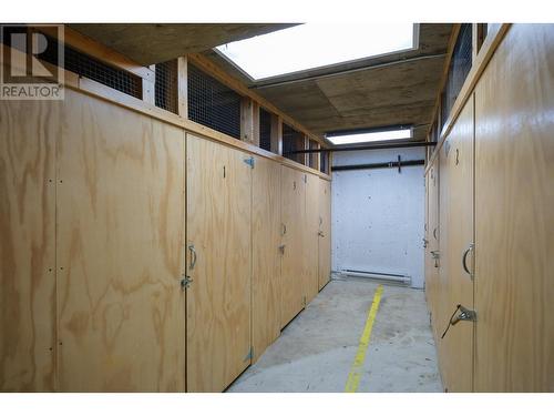 4169-4175 Fraser Street, Vancouver, BC - Indoor Photo Showing Garage