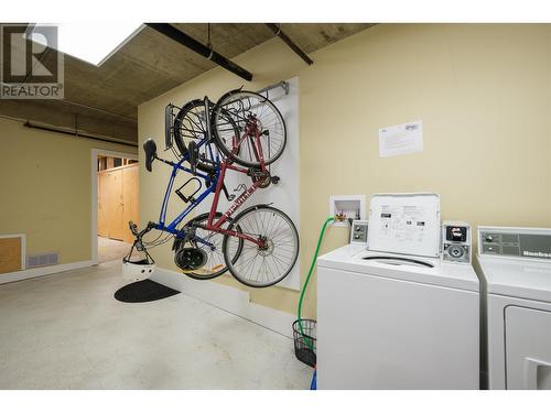 4169-4175 Fraser Street, Vancouver, BC - Indoor Photo Showing Laundry Room