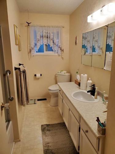 868 Kimberley Avenue N, Greenwood, BC - Indoor Photo Showing Bathroom