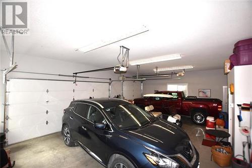 254 Grouse Avenue, Vernon, BC - Indoor Photo Showing Garage