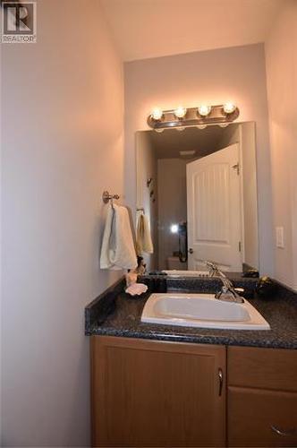 254 Grouse Avenue, Vernon, BC - Indoor Photo Showing Bathroom